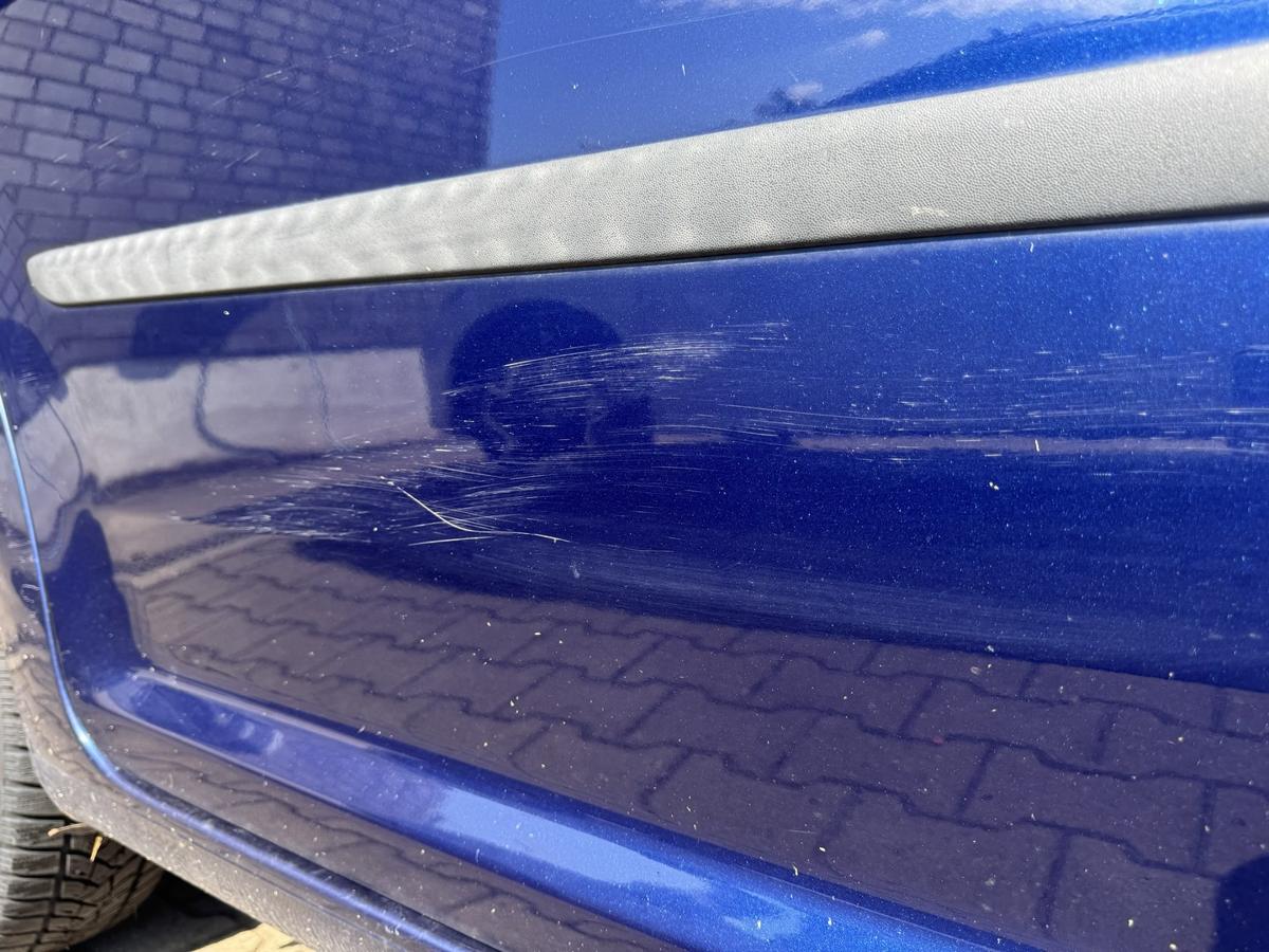 VW Touran 1T original T&uuml;r hinten rechts LD5Q Shadow Blue Metallic Rohbau Bj.2009